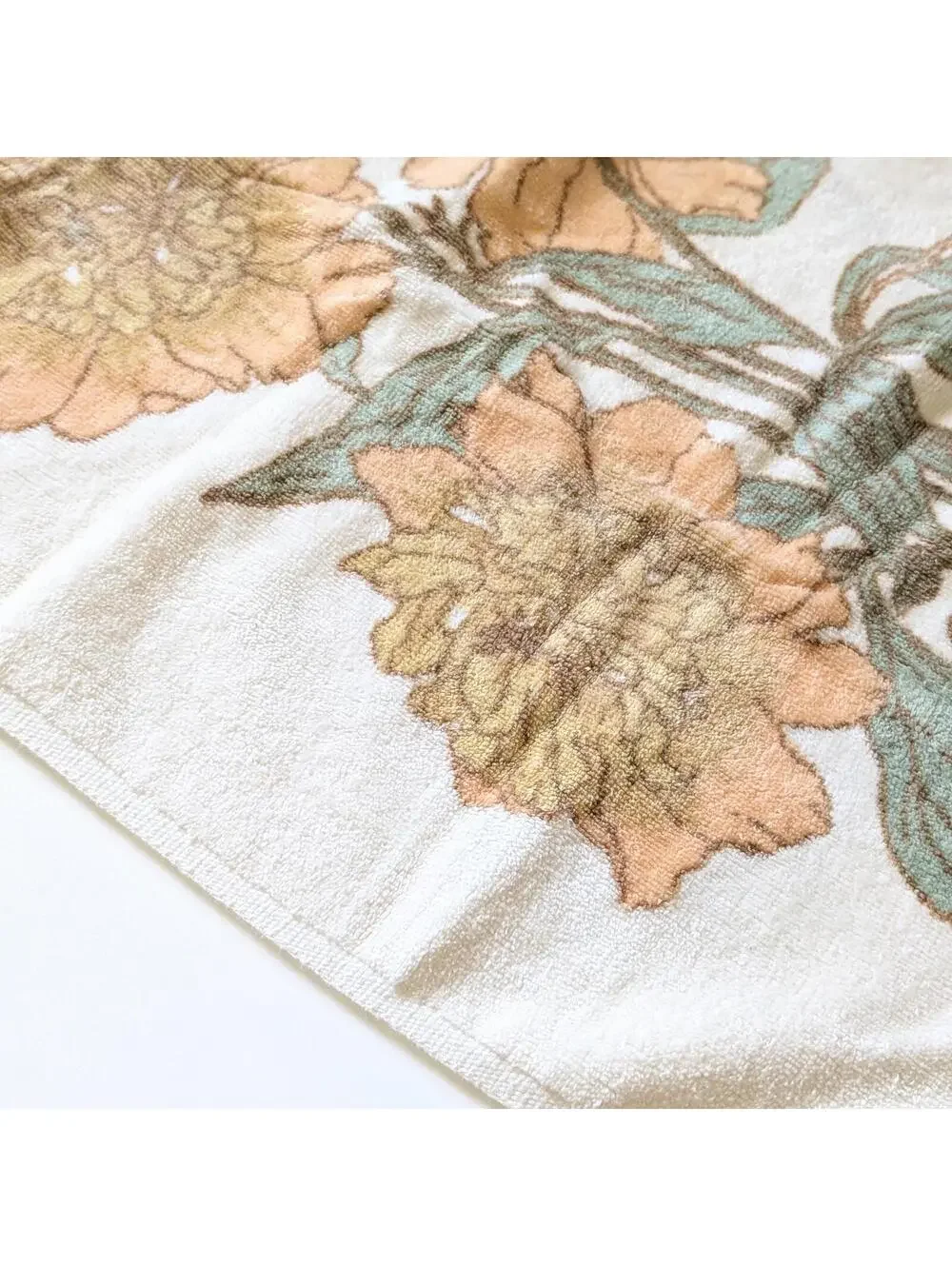 1978 Vintage Cacharel Floral Hand Towel - Anais Anais - Bath Towels